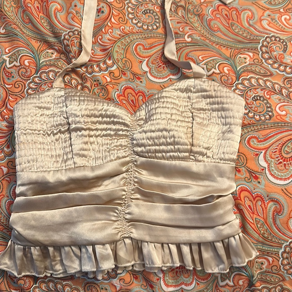 cute cropped top !!